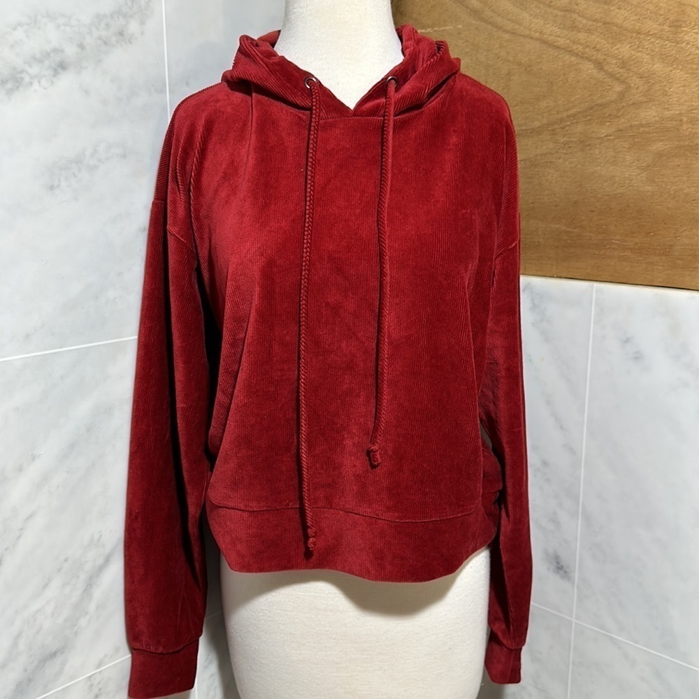 NWT forever21 red velvet sweatshirt hoodies size M